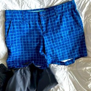 Women’s under armor shorts square print with pockets size 8 NWT active